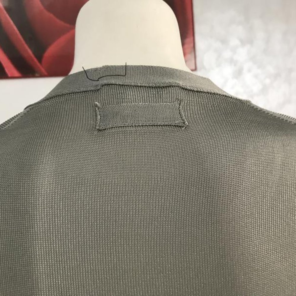 D&G Dolce and Gabbana beautiful silver gray  Vneck jumper XS-S - Picture 9 of 9